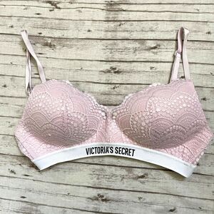 Victorias Secret 32D T shirt Lightly Lined  No Wire Bra Wireless Pink Lace Logo